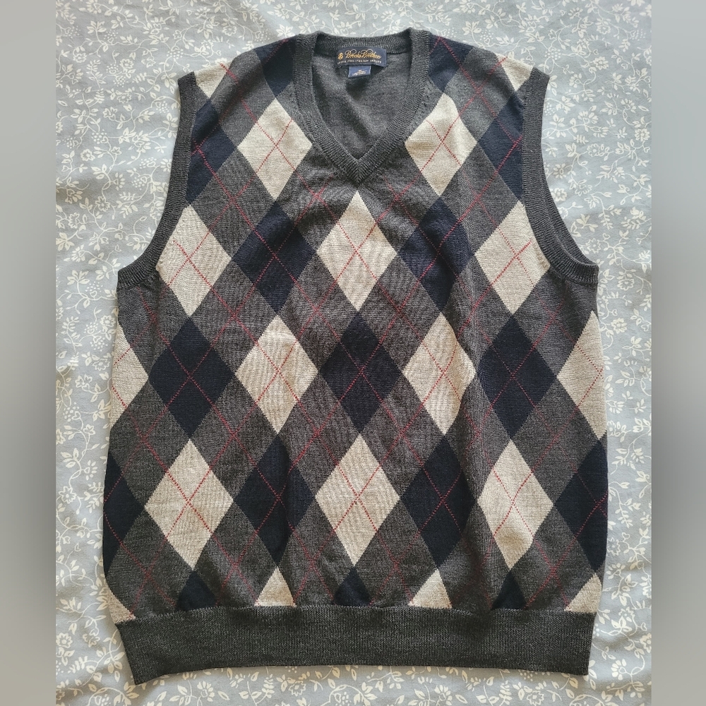 Brooks Brothers Men's Merino Wool Argyle V-Neck Sweater Vest - , M